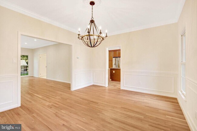 Building Photo - 7905 Old Cedar Ct