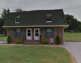 Building Photo - 203 N Electra St