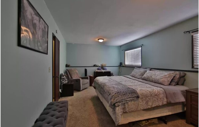 Gran maestro con vestidor - 664 Sheri Ln