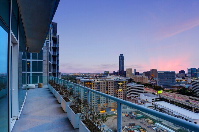 Foto del edificio - 4521 San Felipe St