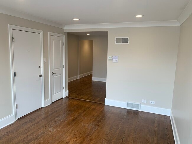 Building Photo - 9049 Bronx Ave