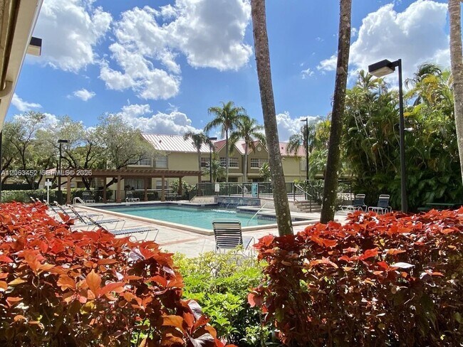 Foto del edificio - 18314 NW 68th Ave