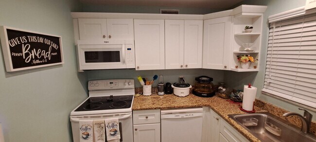 Foto del edificio - 705 Lori Dr