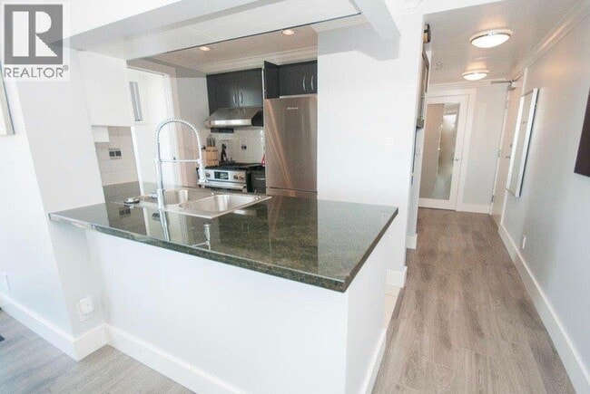 Building Photo - 1199 Marinaside Crescent