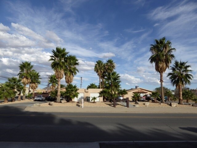 Foto del edificio - 15877 Tuscola Rd