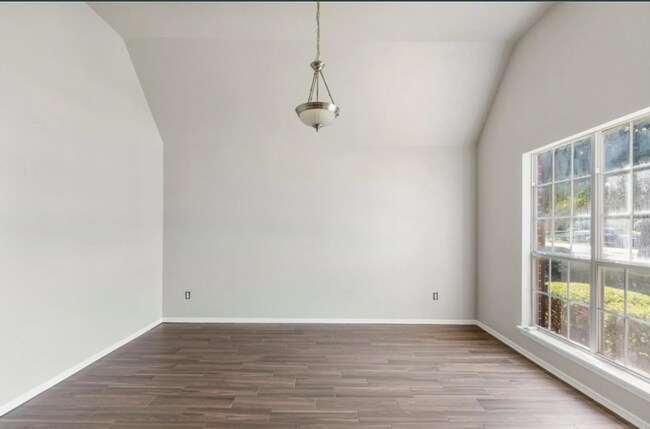 Foto del edificio - 11911 S Birch Ave