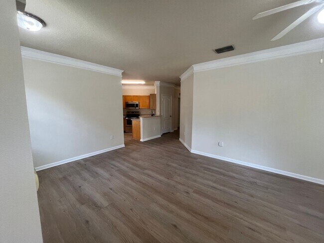 Building Photo - 8819 Villa View Cir