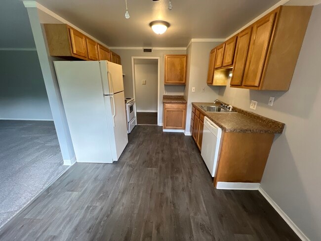Kitchen and Dining Area - Northgate Manor Apts