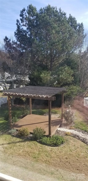 Foto del edificio - 853 Matthews School Rd