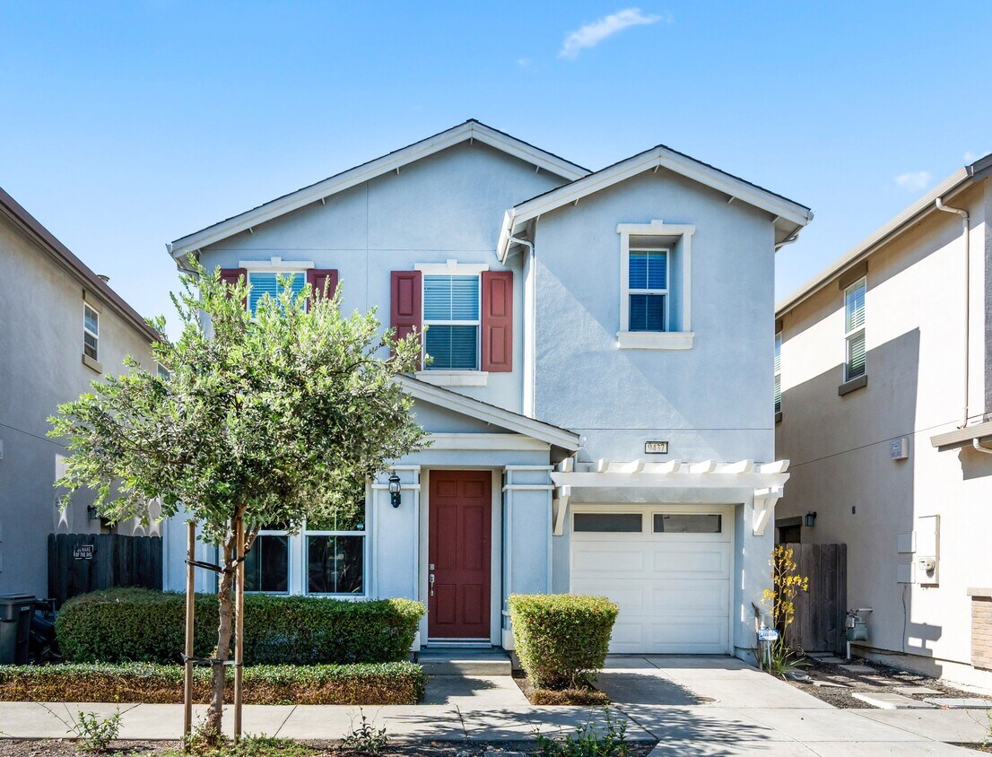 Foto principal - 9437 Dunbar Dr