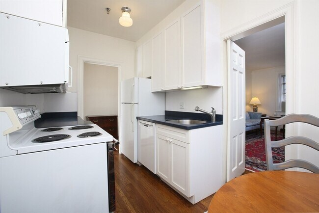 Foto del edificio - 92 Beacon St
