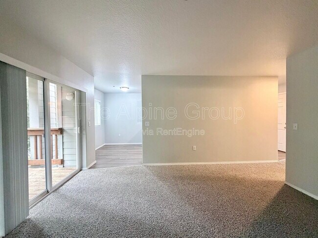 Building Photo - 10020 SW 125th Ave