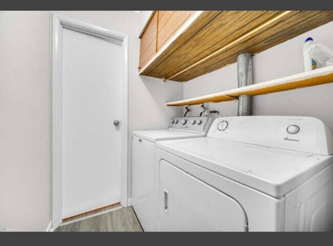 Foto del edificio - 1765 Short Ave