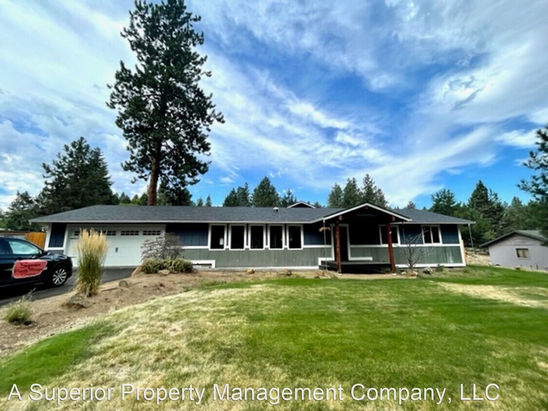 3 br, 2.5 bath House 60733 Bristol Way House Rental in Bend, OR