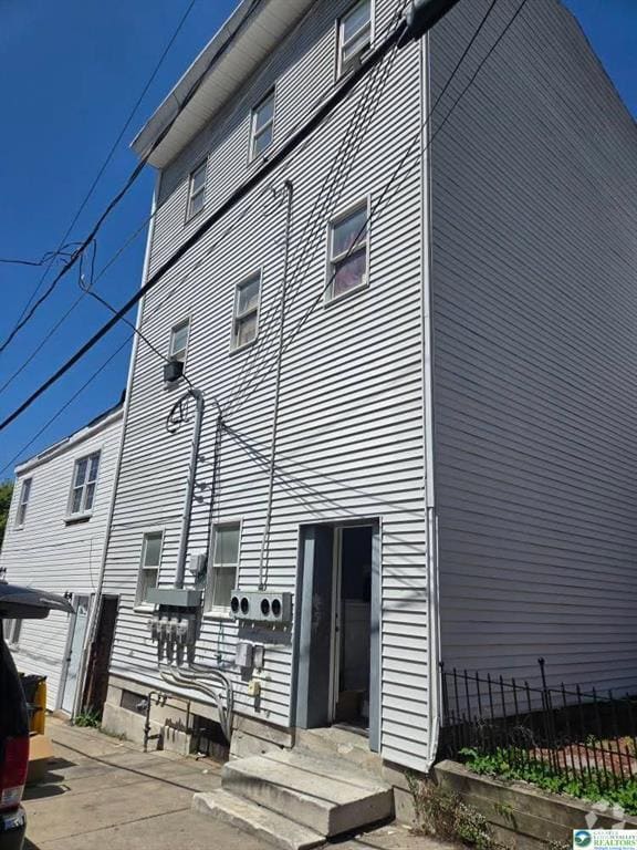 Building Photo - 410 E Market St