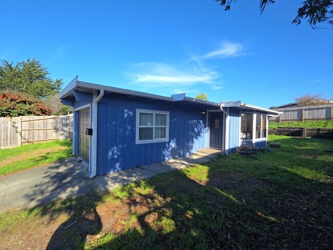 Foto del edificio - 4BR/2BA South Eureka Home!