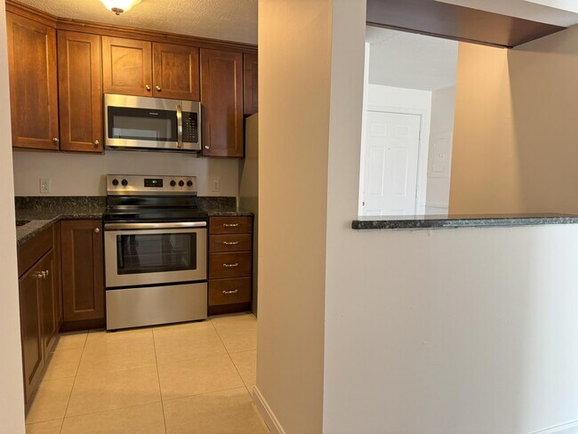 Building Photo - 102 Timberwood Dr