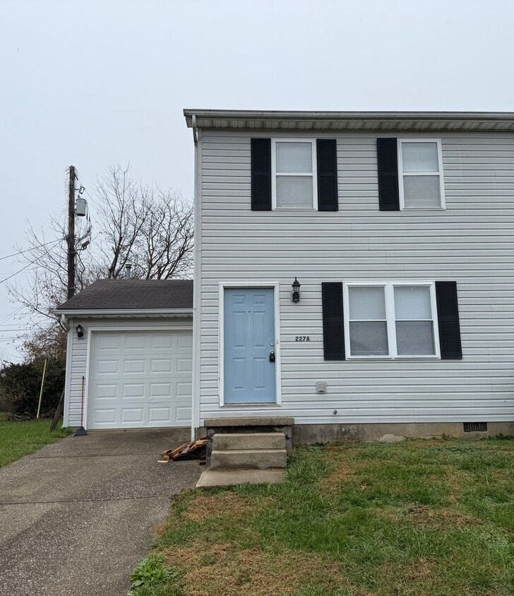 Primary Photo - Charming 2-bedroom home