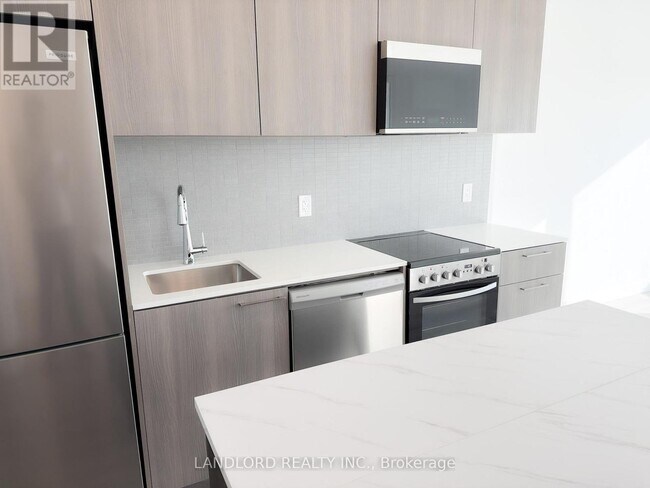 Photo du bâtiment - 7439 Kingston Rd