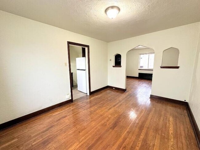 Foto del edificio - 246 E Meyers St