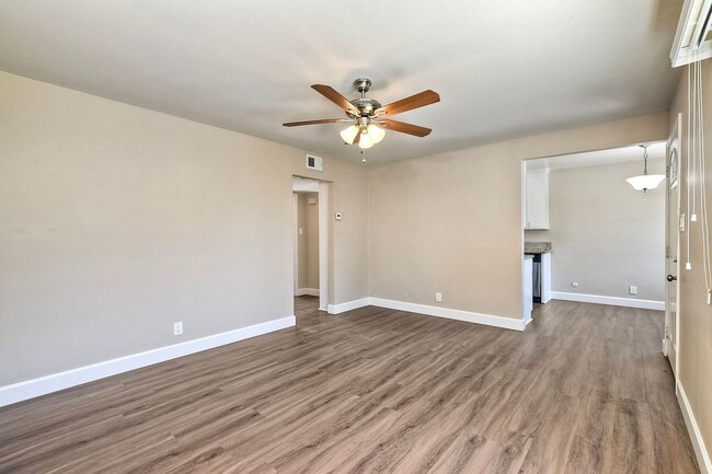 Foto del edificio - 55+Community Available Rental NOW!! Costa ...