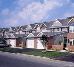 Building Photo - 7 Neal 7