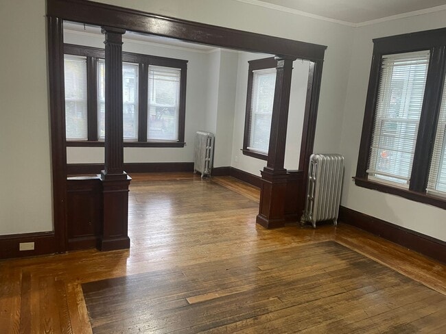 Foto del edificio - 72-74 Academy Avenue