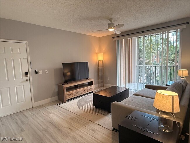 Foto del edificio - 1235 Reserve Way