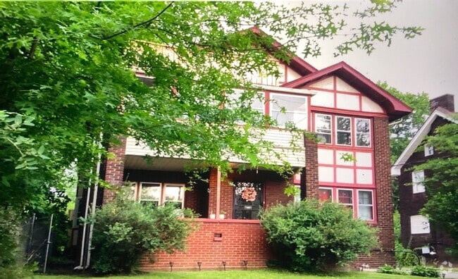 Building Photo - 280 Fairgreen Ave