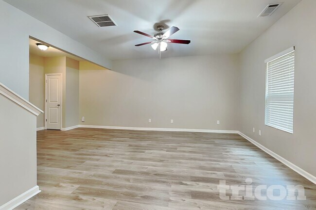 Foto del edificio - 1042 Sutherland Dr