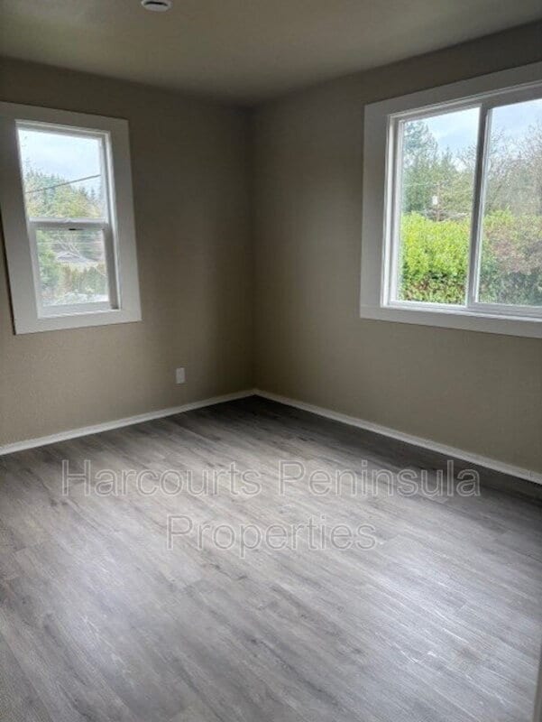 Building Photo - 2831 NE Center St