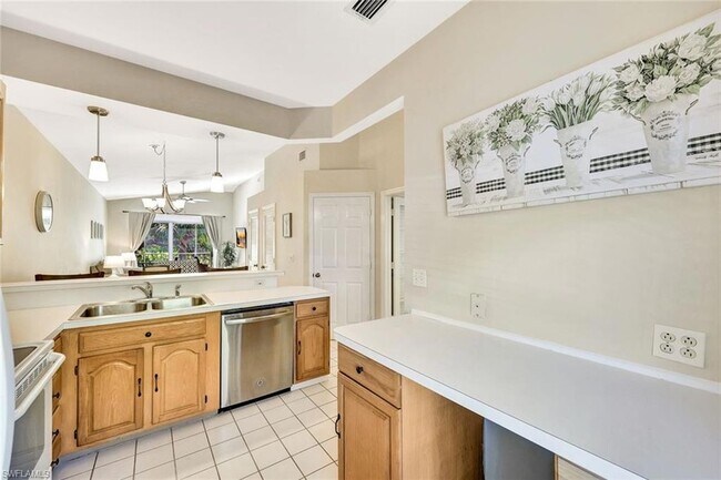 Foto del edificio - 8228 Twelve Oaks Cir