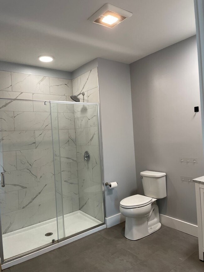 Building Photo - LUXURY 2BED / 2BATH SOUTH BOSTON ELEVATOR ...