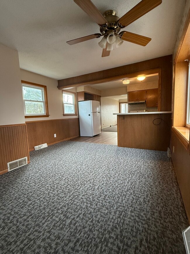 Foto del edificio - 2021 Veterans Dr