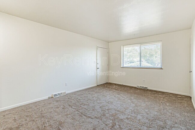 Building Photo - 57 Newland Ct