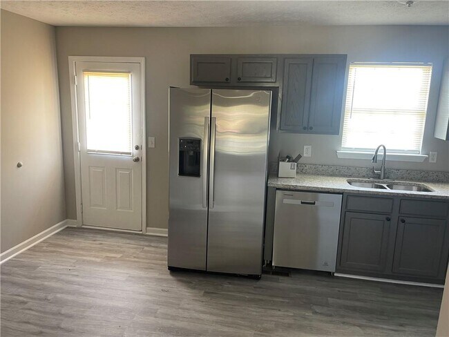 Building Photo - 230 Evergreen Trail SE