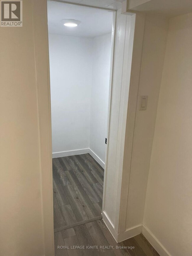 Building Photo - 102 Westcroft Dr