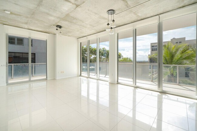 Foto del edificio - 3470 E Coast Ave