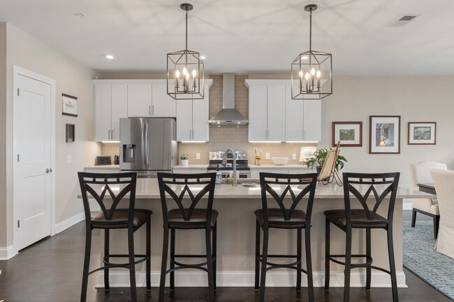 Building Photo - 5317 Highpointe Lakes Dr
