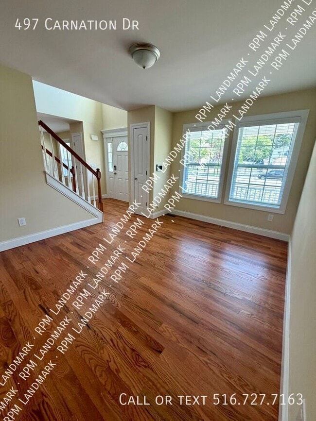 Building Photo - 497 Carnation Dr