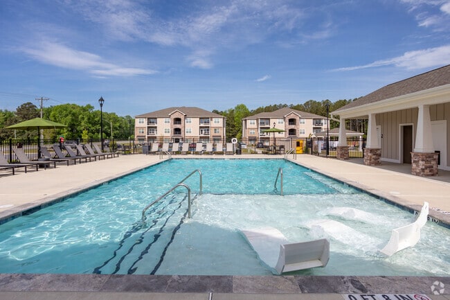 Pool - The Groves at 421