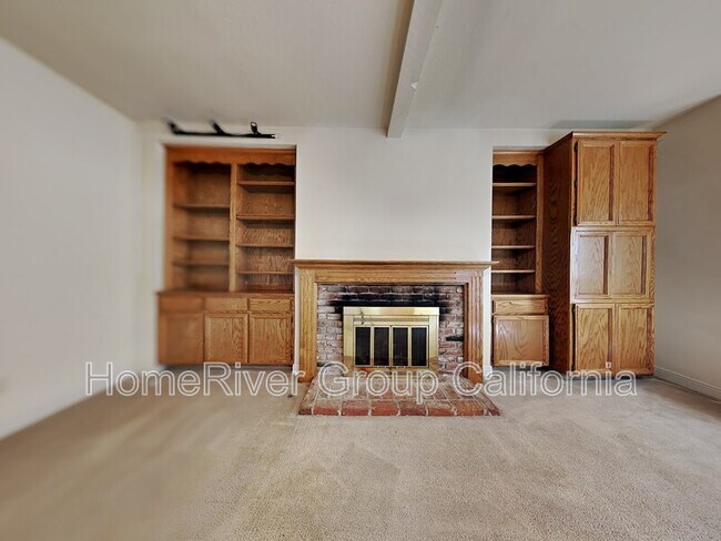 Foto del edificio - 5137 Sunrise Hills Dr