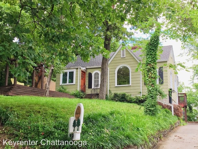 Building Photo - 4 br, 3 bath House - 809 Mt. Vernon Circle