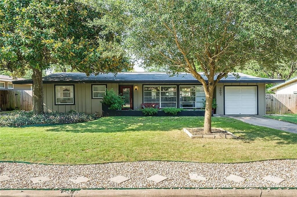 Primary Photo - 2603 Albata Ave