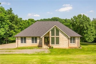 Building Photo - 3054 Bedillion Rd