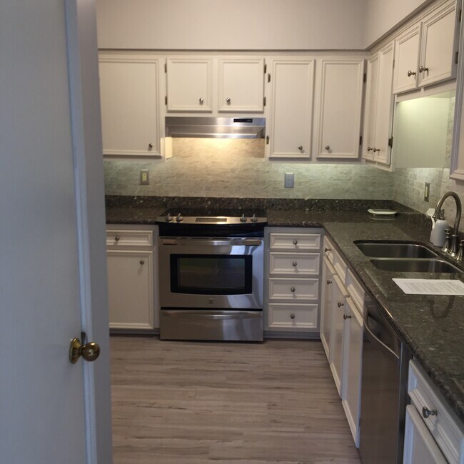 Remodeled Kitchen - 2100 Tanglewilde St