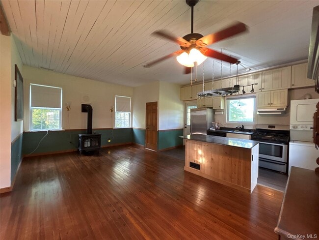 Building Photo - 135 Rudd Pond Rd