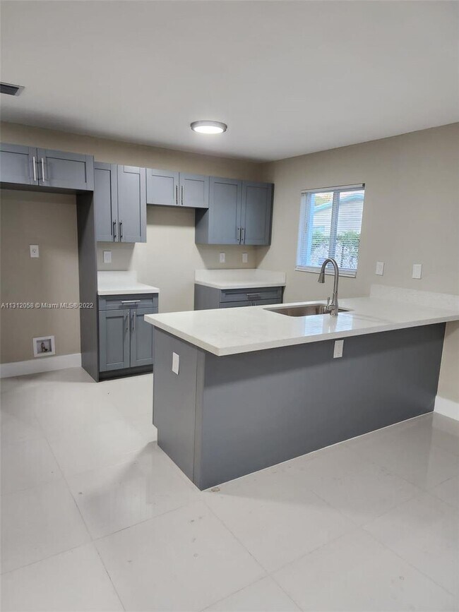 2720 NW 20th St Unit 1 photo'