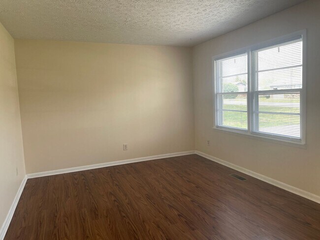 Foto del edificio - 3 br, 1 bath House - 134 Powell