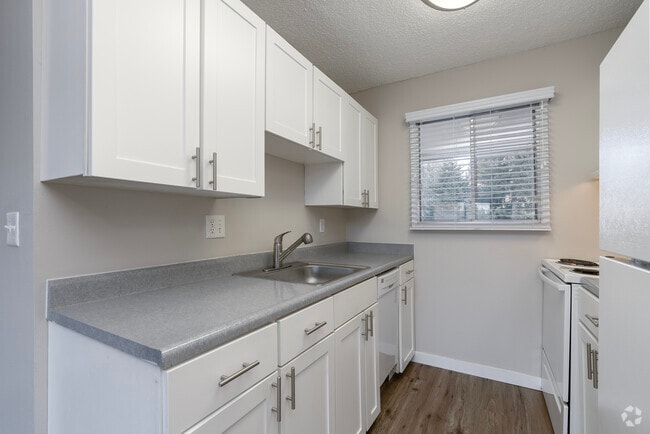 2BR, 1BA - 865SF Kitchen - The Maples